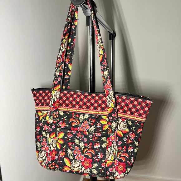 Vera Bradley Anastasia Bag Retired Great Condition - Picture 4 of 4